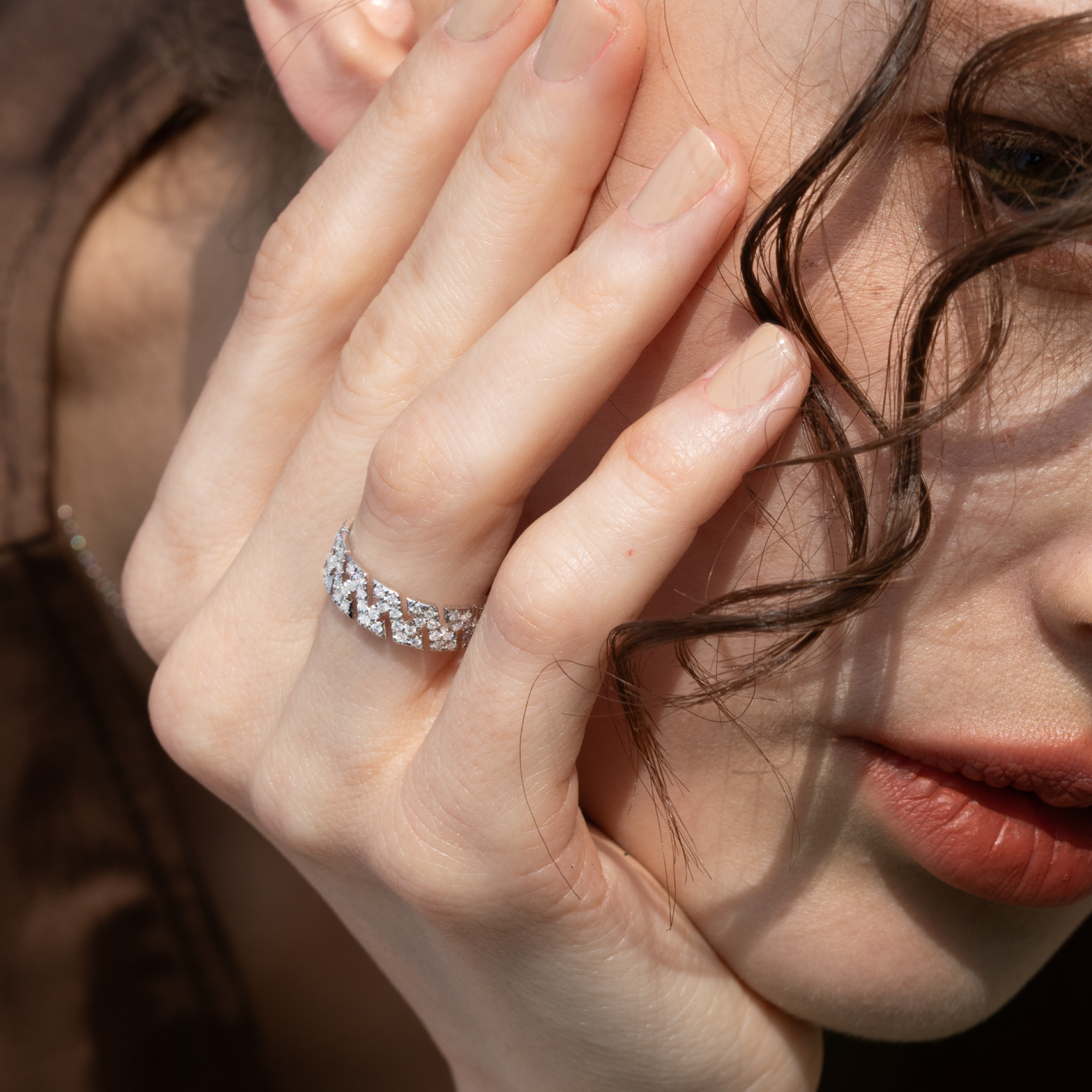 AZ Signature P Ring ( 9K Gold )