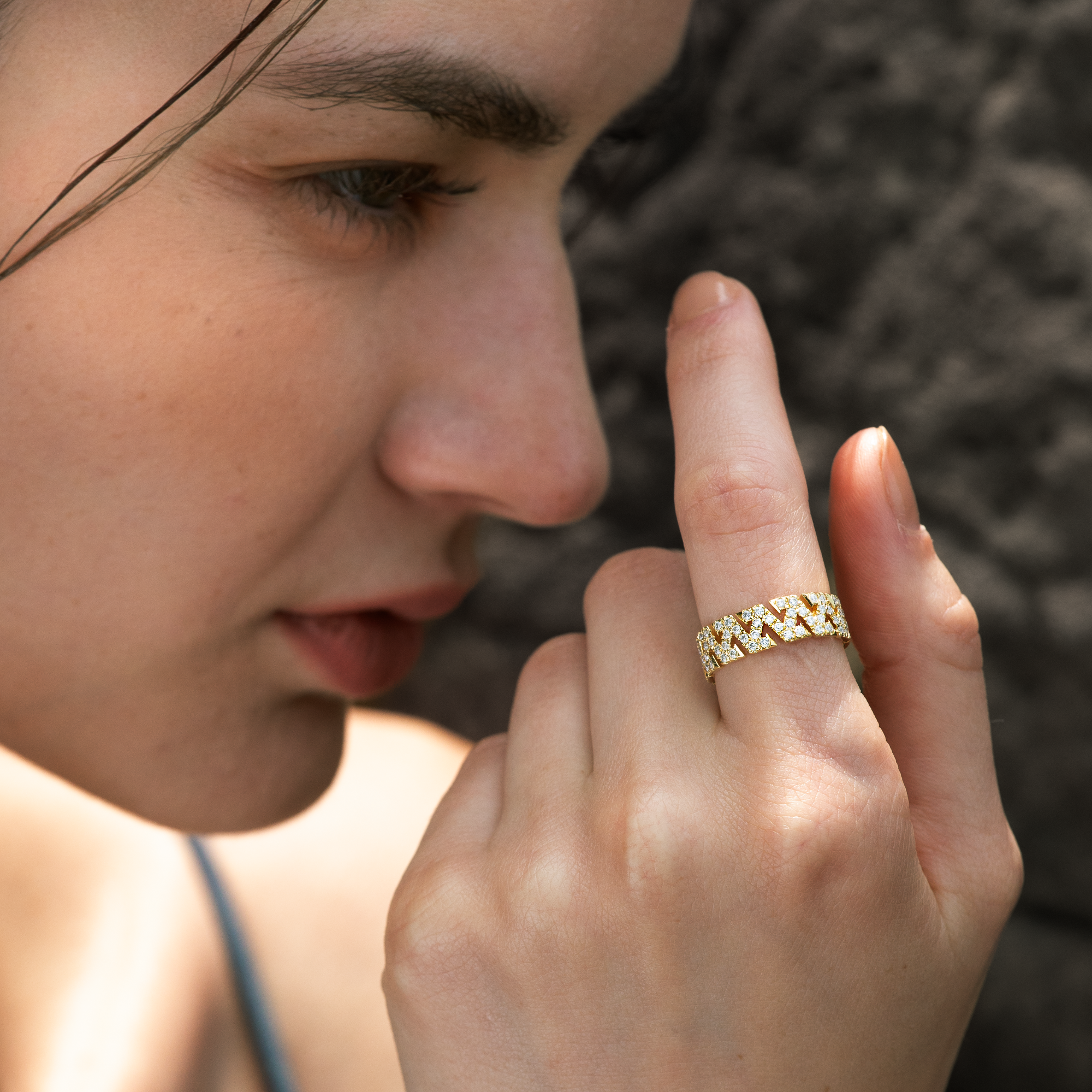 AZ Signature P Ring ( 9K Gold )
