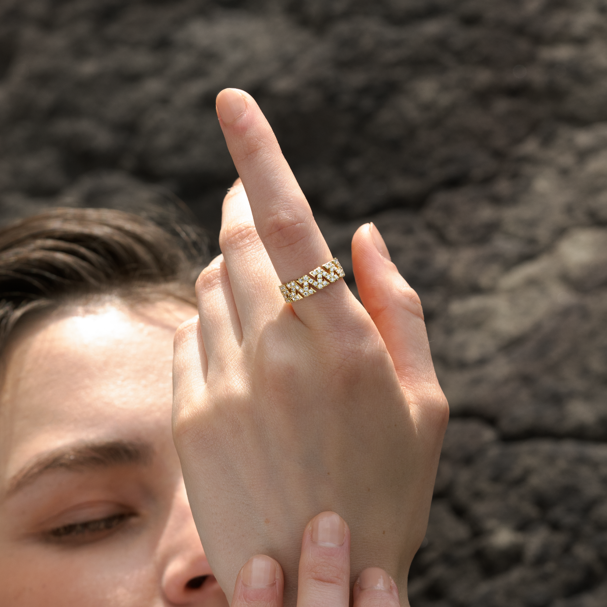 AZ Signature P Ring ( 9K Gold )