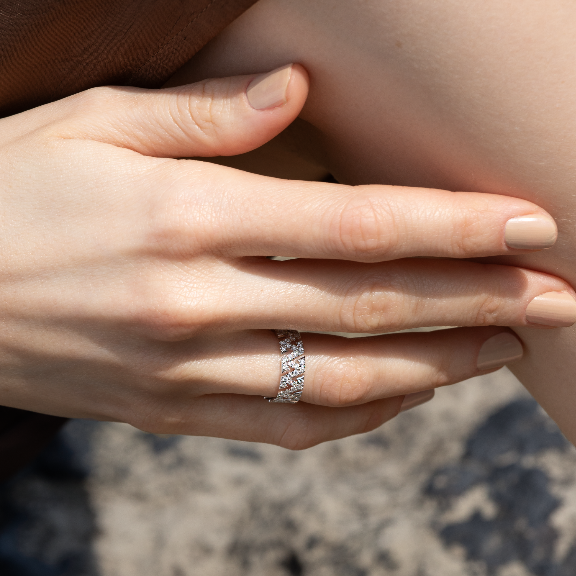 AZ Signature P Ring ( 9K Gold )