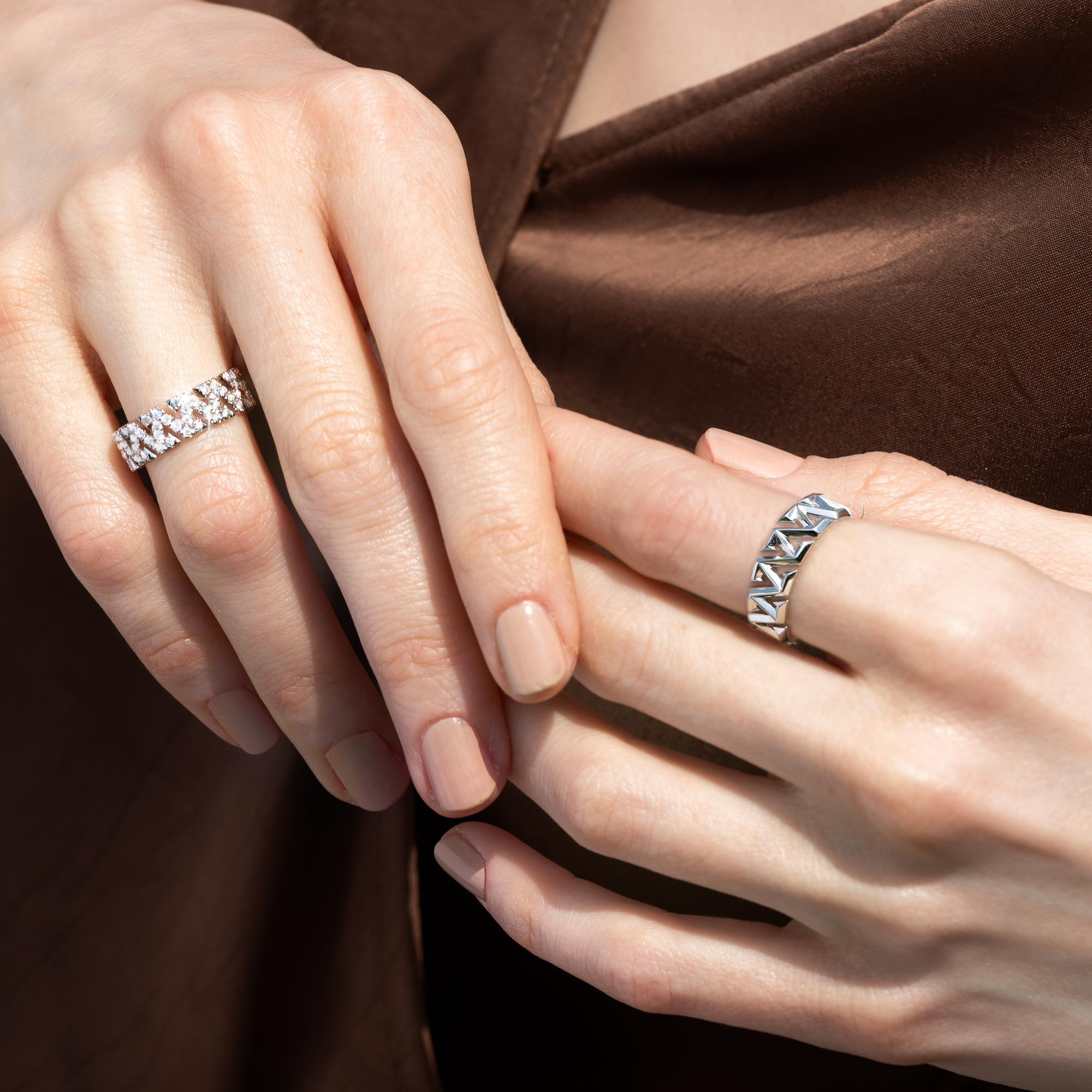 AZ Signature P Ring ( 14K Gold )